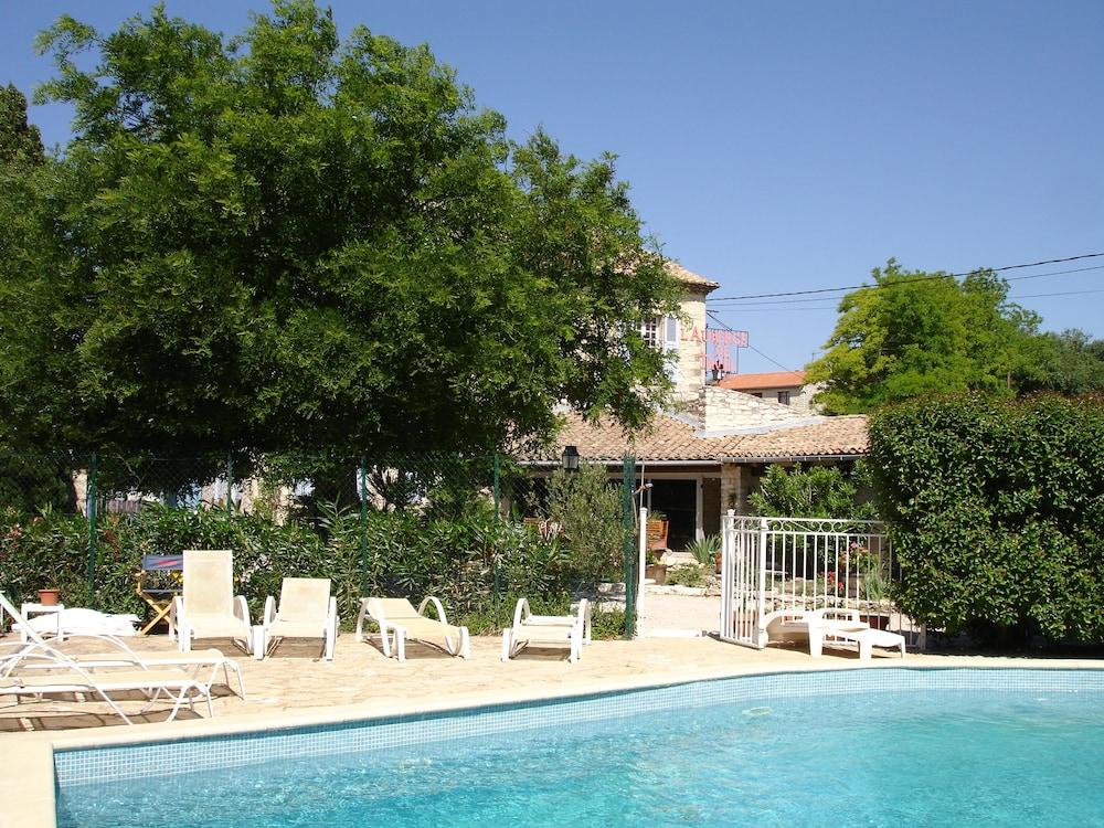 Logis Auberge De Tavel Exterior foto