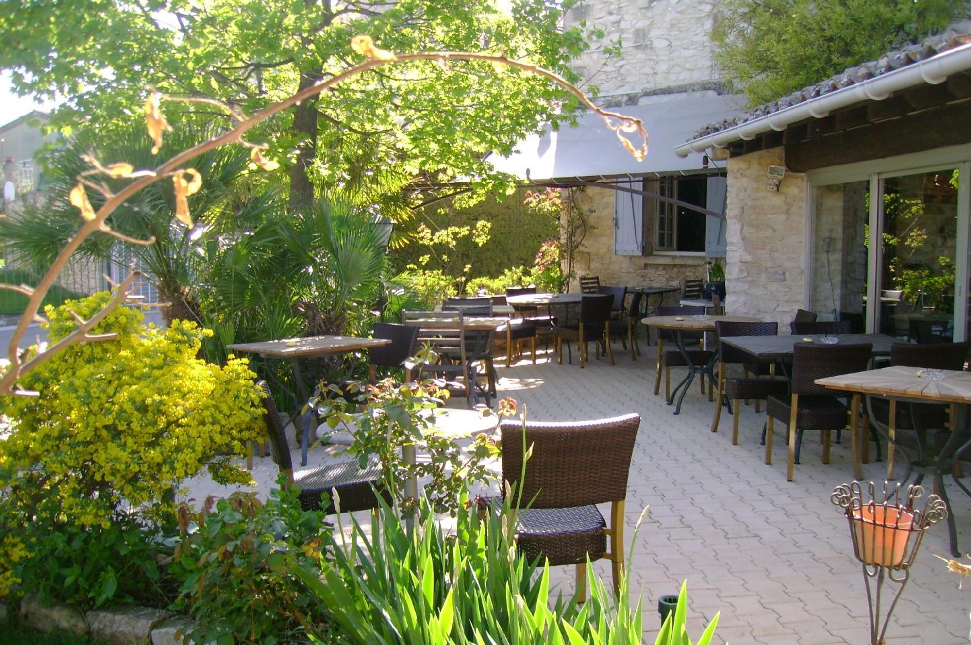 Logis Auberge De Tavel Exterior foto