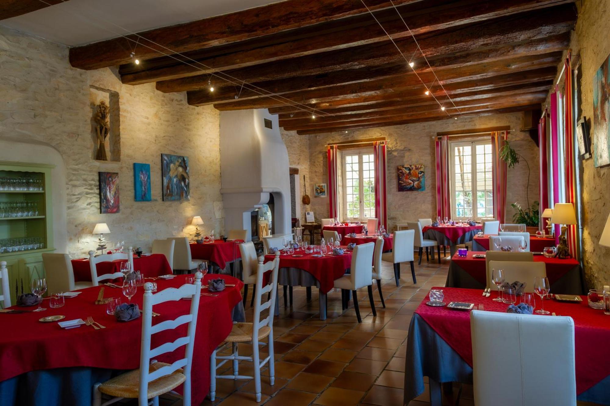 Logis Auberge De Tavel Exterior foto