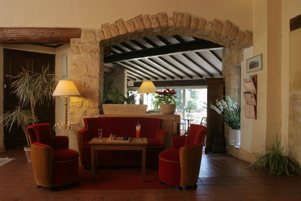 Logis Auberge De Tavel Exterior foto